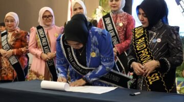 Bunda PAUD Tanah Bumbu Teken MoU Penguatan Kompetensi Guru PAUD